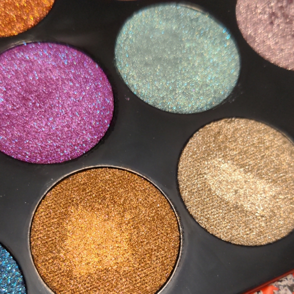Pat McGrath Labs Luminous Legends: Mega Eye Shadow Palette - Picture 5 of 10